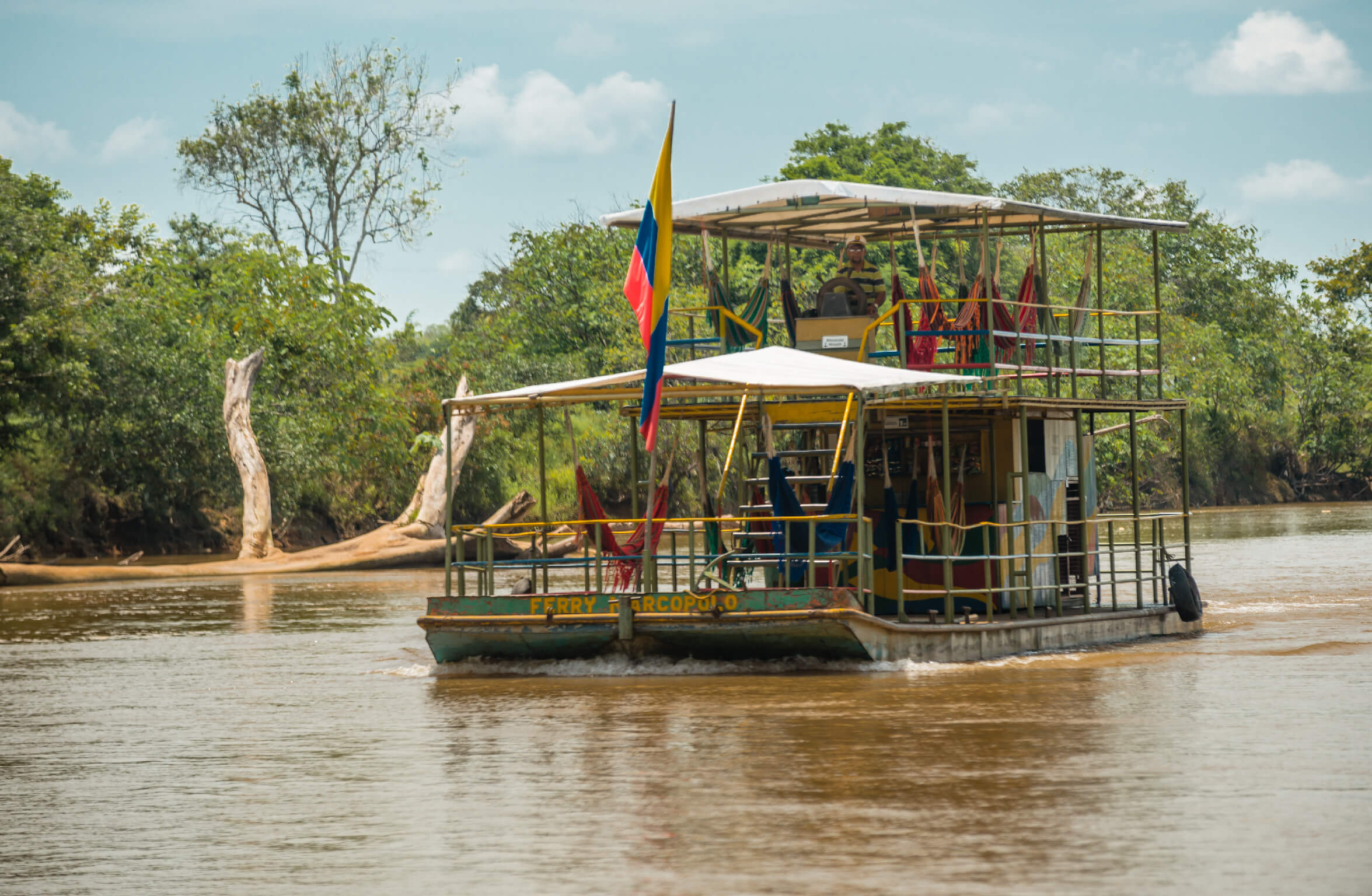 La travesía Puerta de Oro de la Amazonía, travesía por el desierto, travesía Tayrona, puerta de orion Guaviare, travesía pacifico, travesía por el andagueda, navegando amazonas, travesía zaru, travesia selva del darien, travesía panaca, travesía parque Tayrona